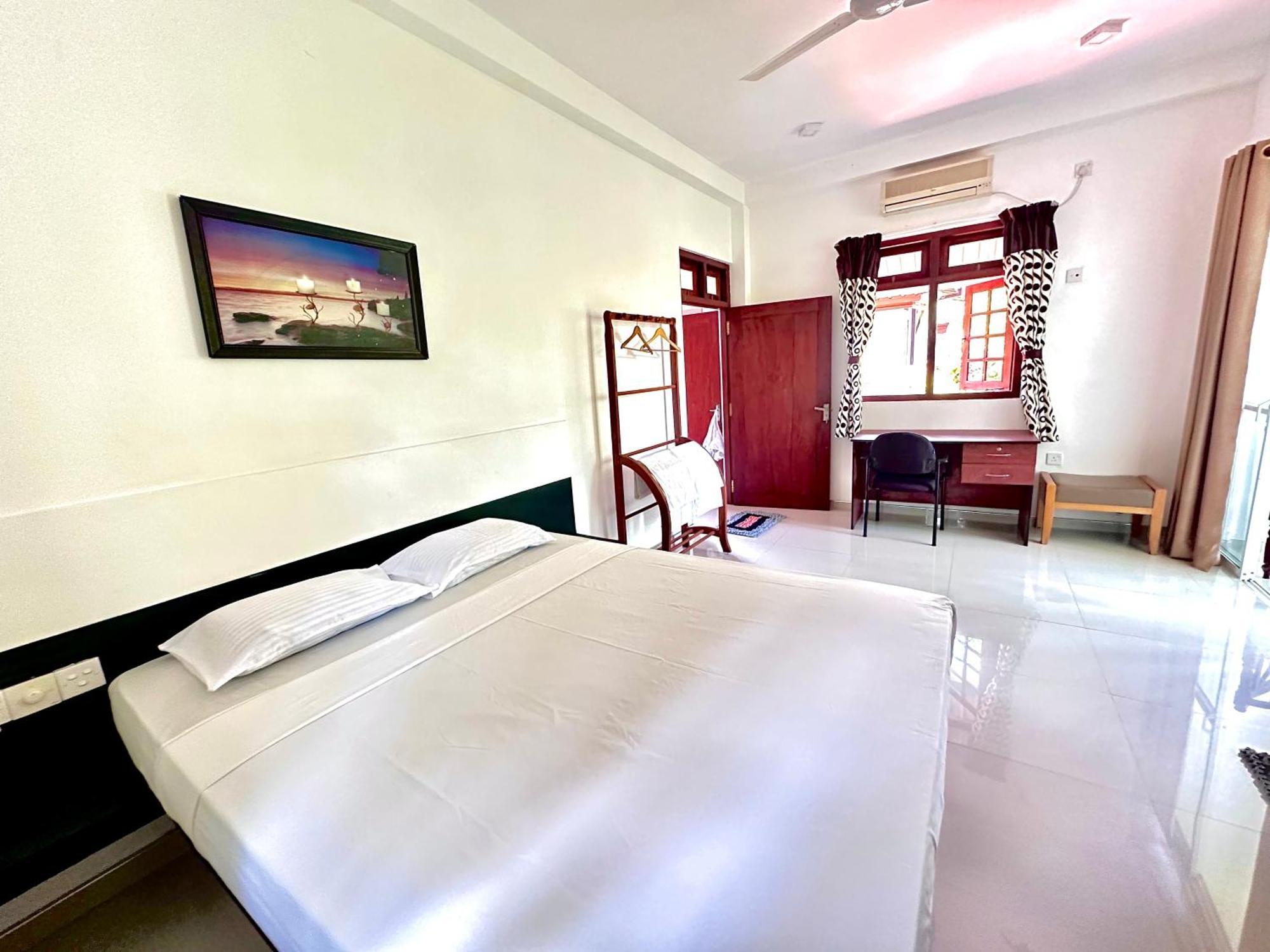 Bed and Breakfast Jungle Fence Bentota Esterno foto
